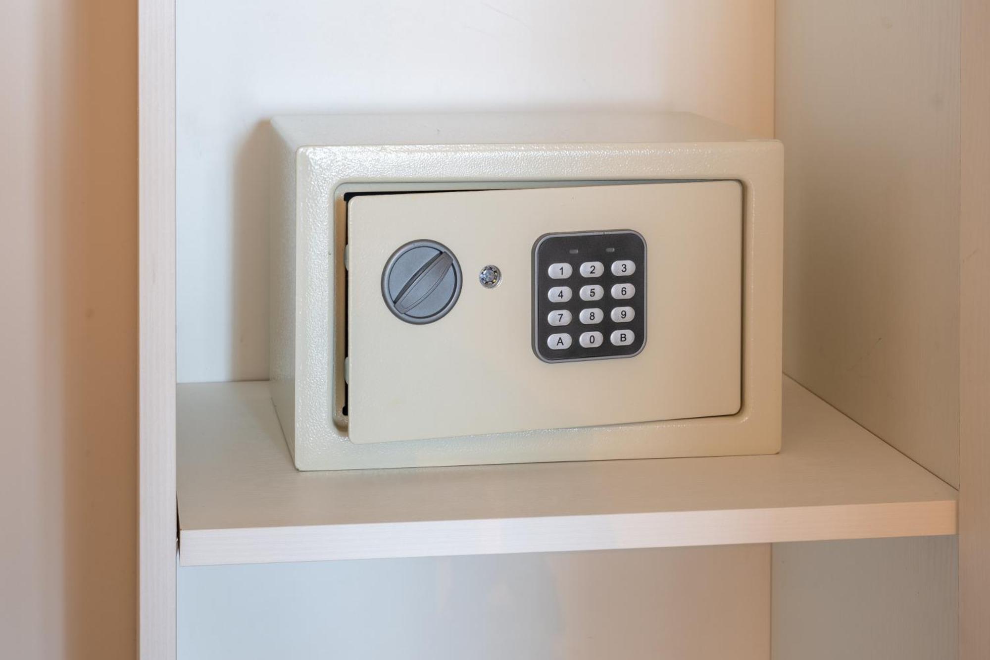 ניי פורי Mystery Suites And Apartments מראה חיצוני תמונה