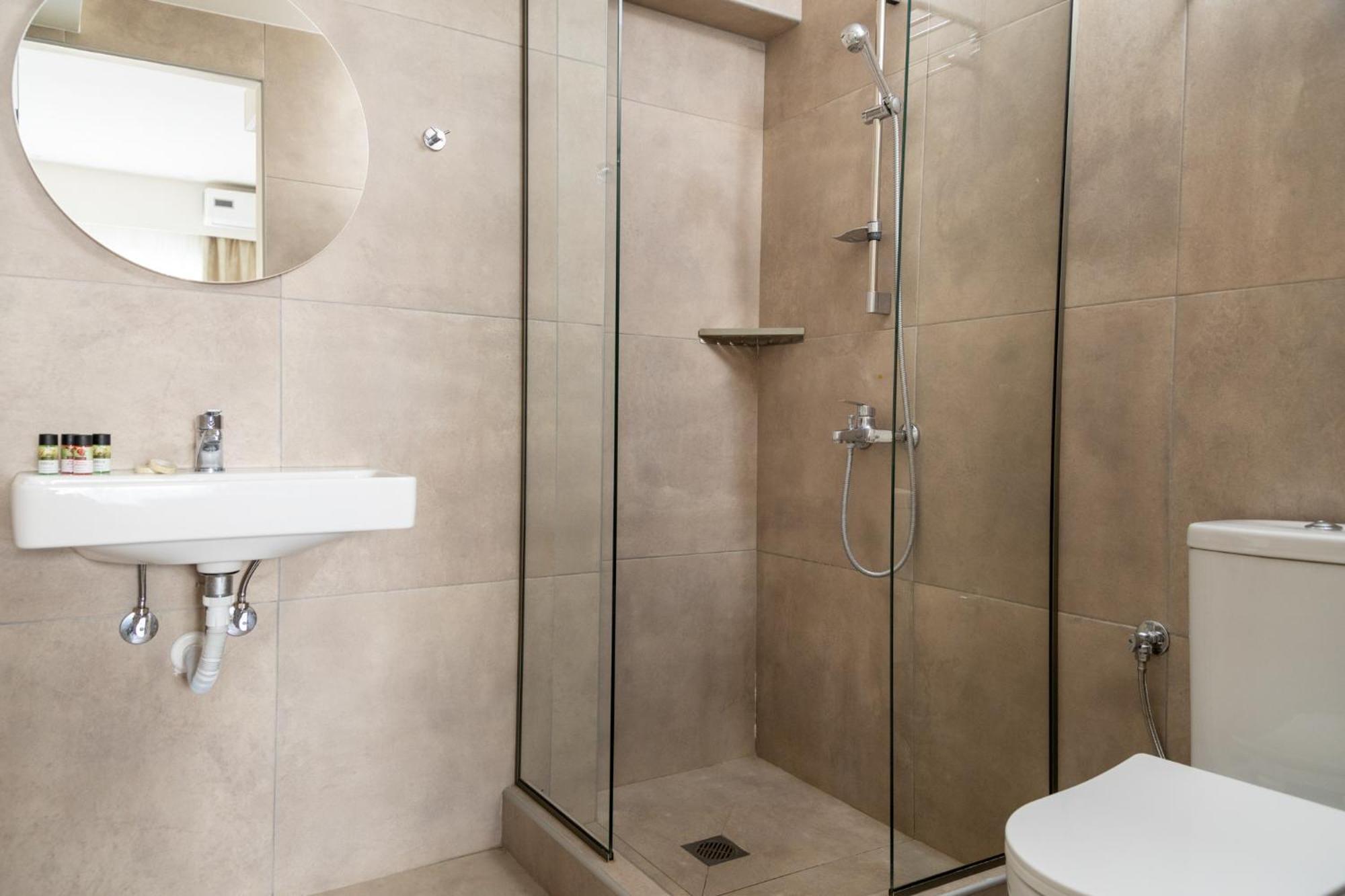 ניי פורי Mystery Suites And Apartments מראה חיצוני תמונה