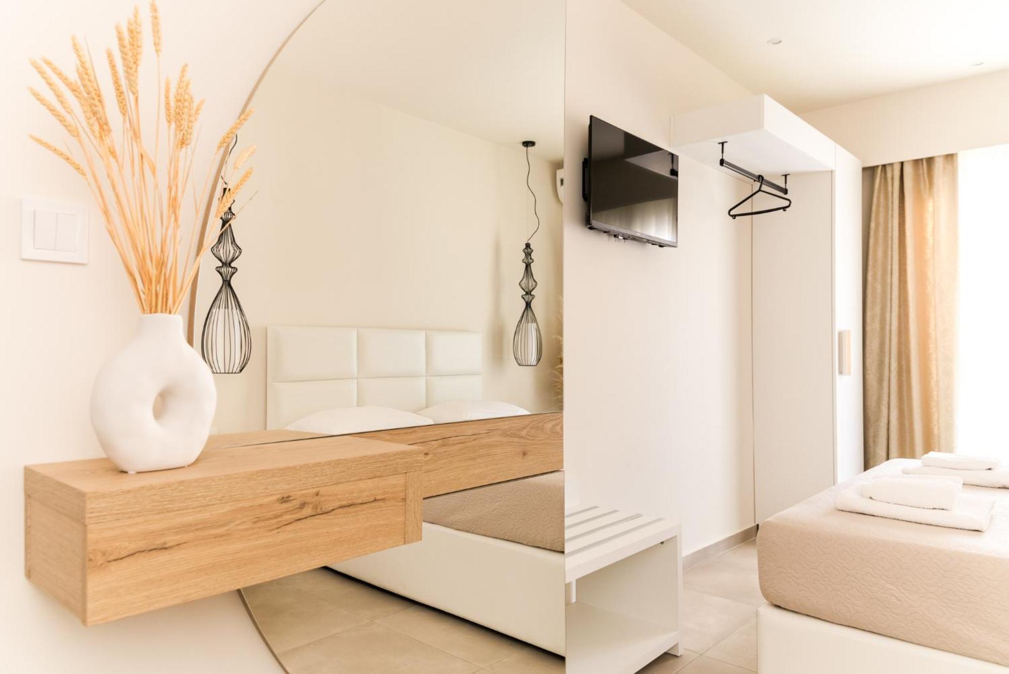 ניי פורי Mystery Suites And Apartments מראה חיצוני תמונה