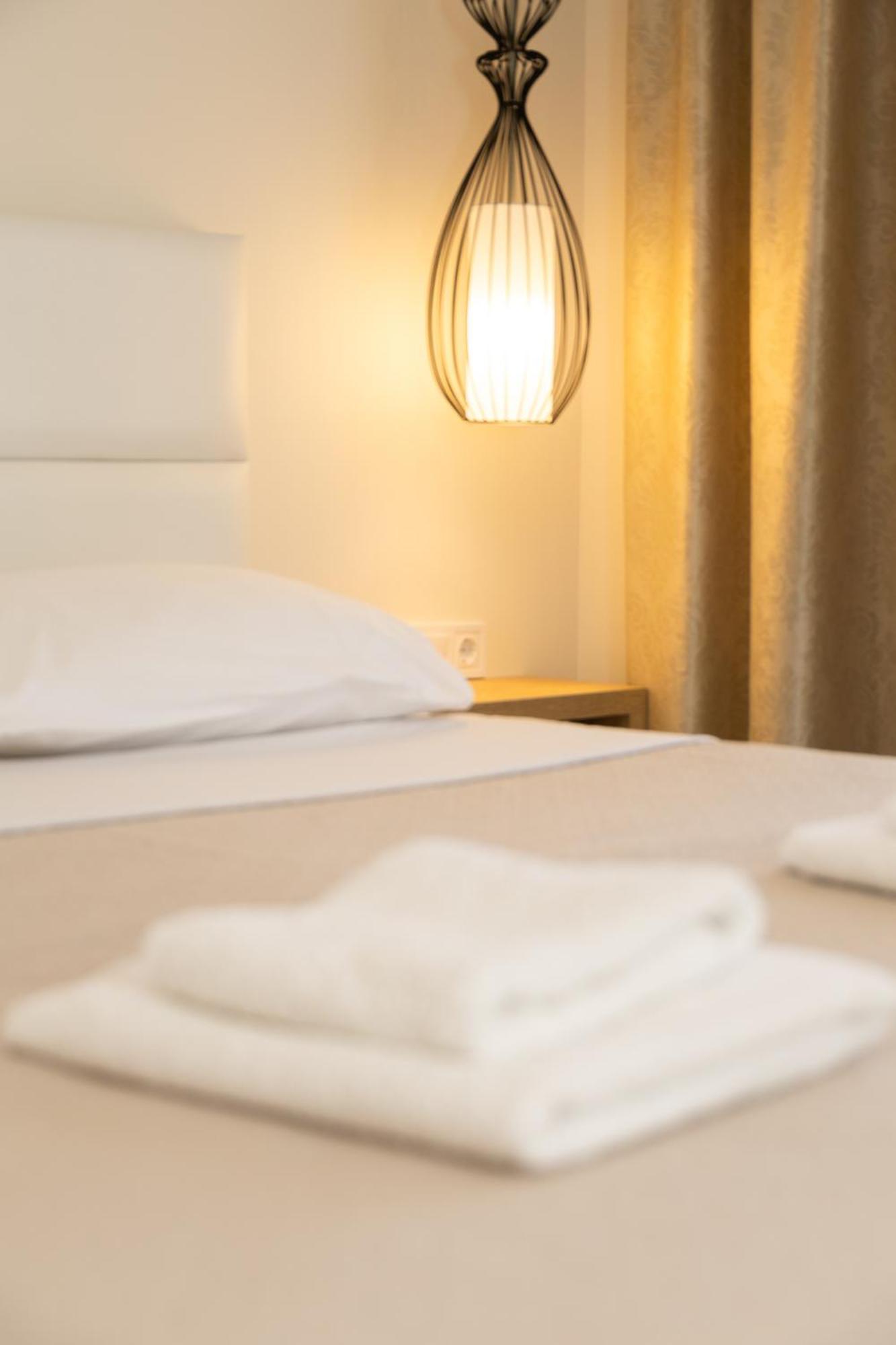 ניי פורי Mystery Suites And Apartments מראה חיצוני תמונה
