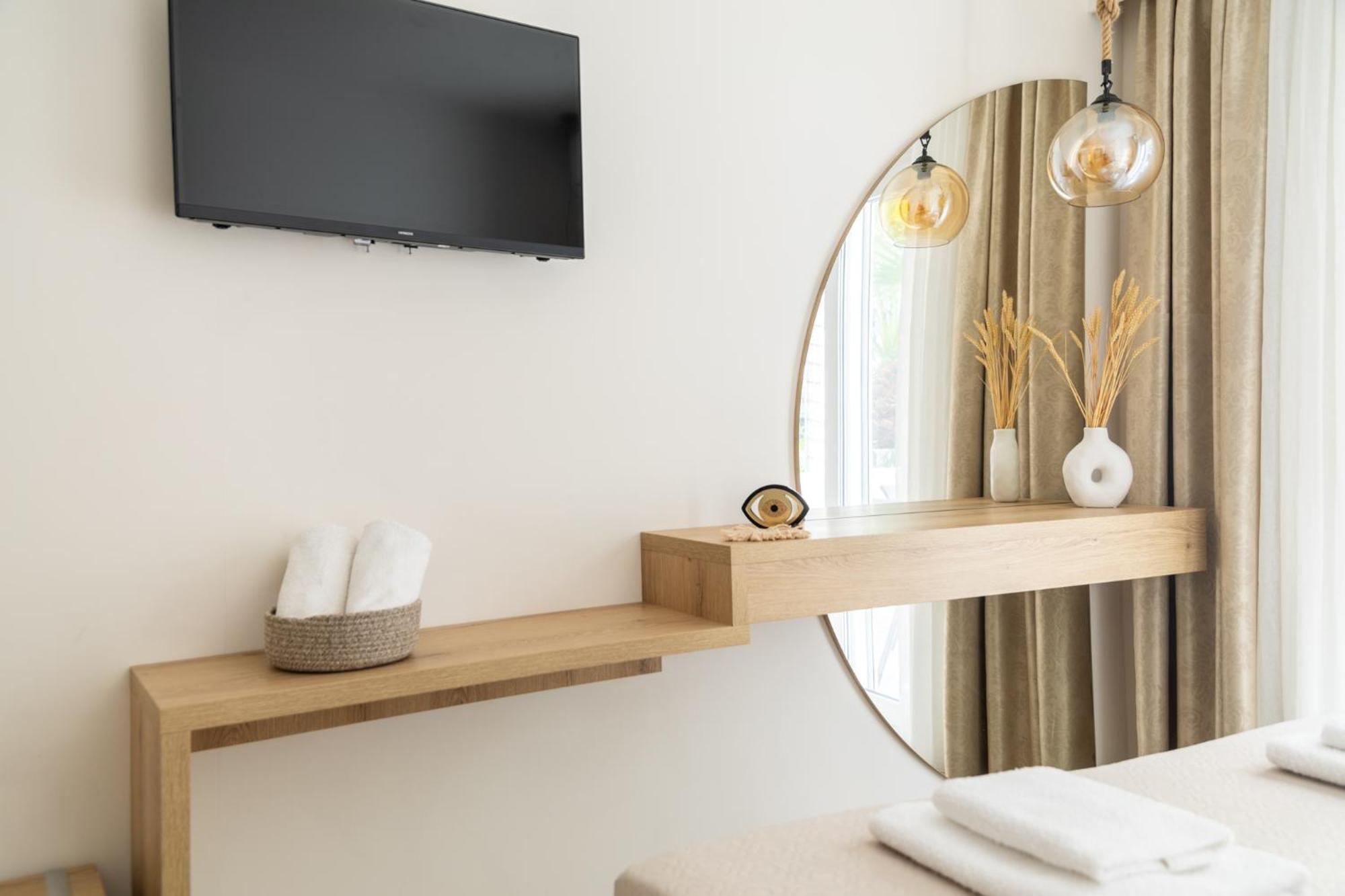 ניי פורי Mystery Suites And Apartments מראה חיצוני תמונה